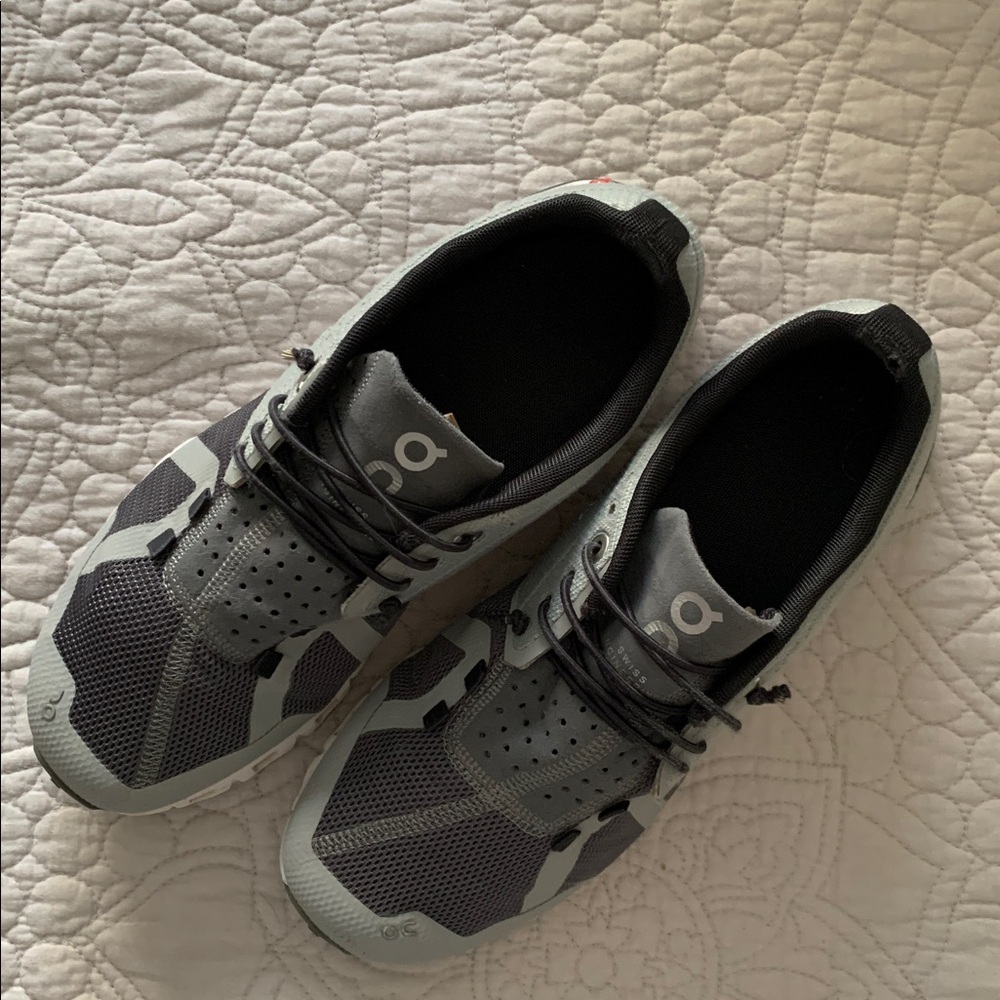 On Running Women's Black and Gray Athletic Shoes | Size 7.5 - Picture 2 of 10